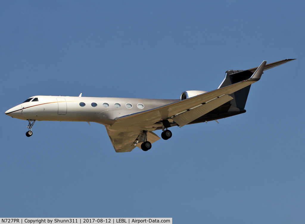 N727PR, 2000 Gulfstream Aerospace G-V C/N 613, Landing rwy 25R