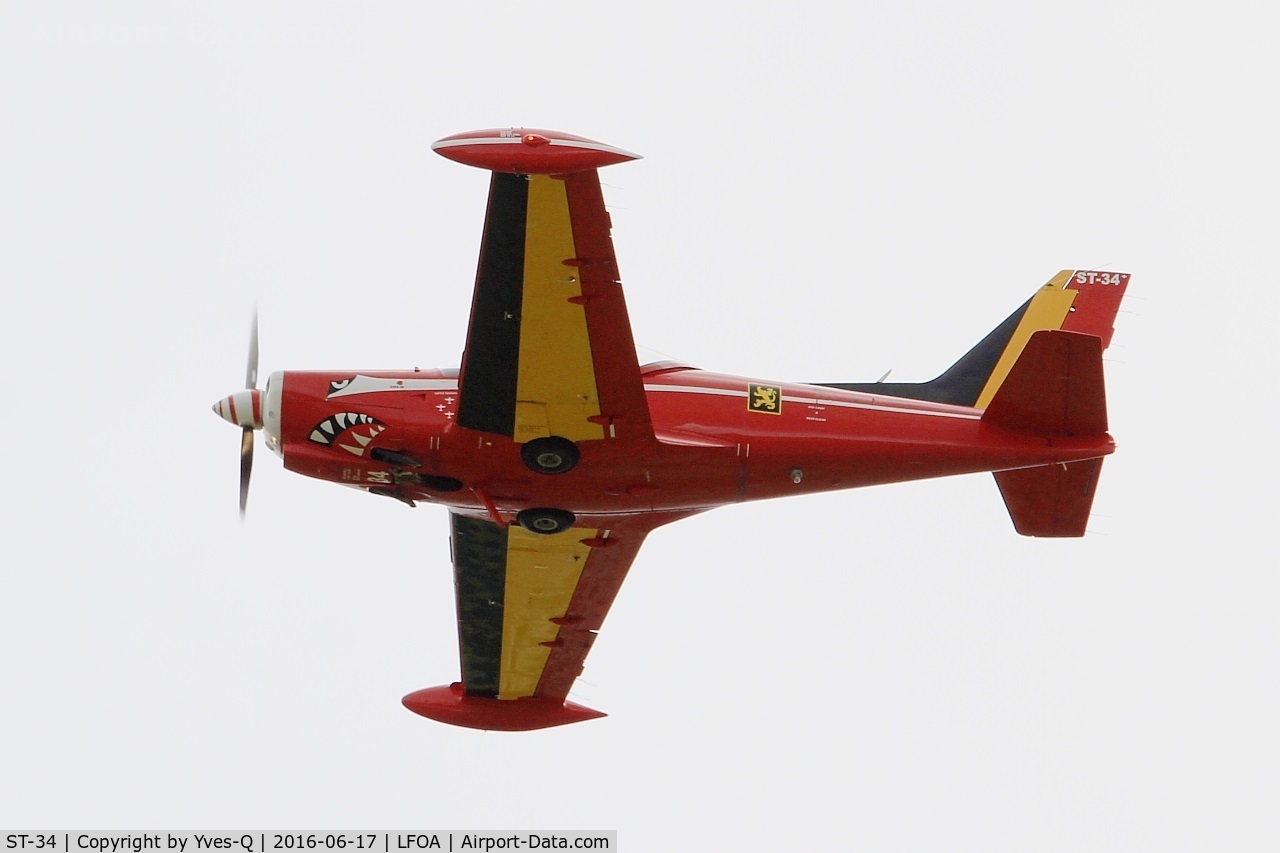 ST-34, SIAI-Marchetti SF-260MB C/N 10-34, Belgian Red Devil Team SIAI-Marchetti SF-260M, On display, Avord Air Base 702 (LFOA) Open day 2016