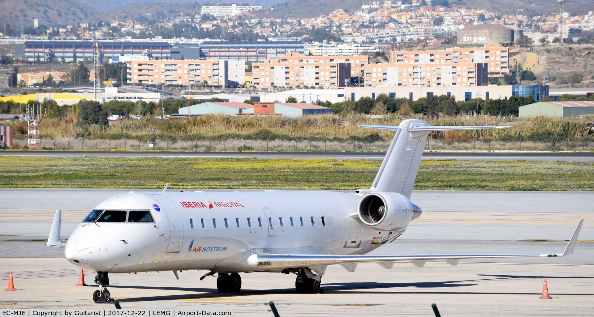 EC-MJE, 2002 Bombardier CRJ-200ER (CL-600-2B19) C/N 7622, At Malaga