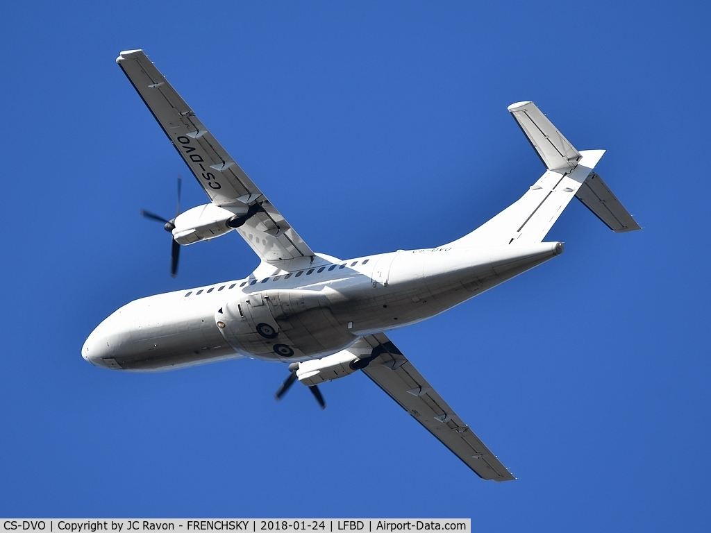 CS-DVO, 1992 ATR 42-320 C/N 337, Lease Fly take off runway 23