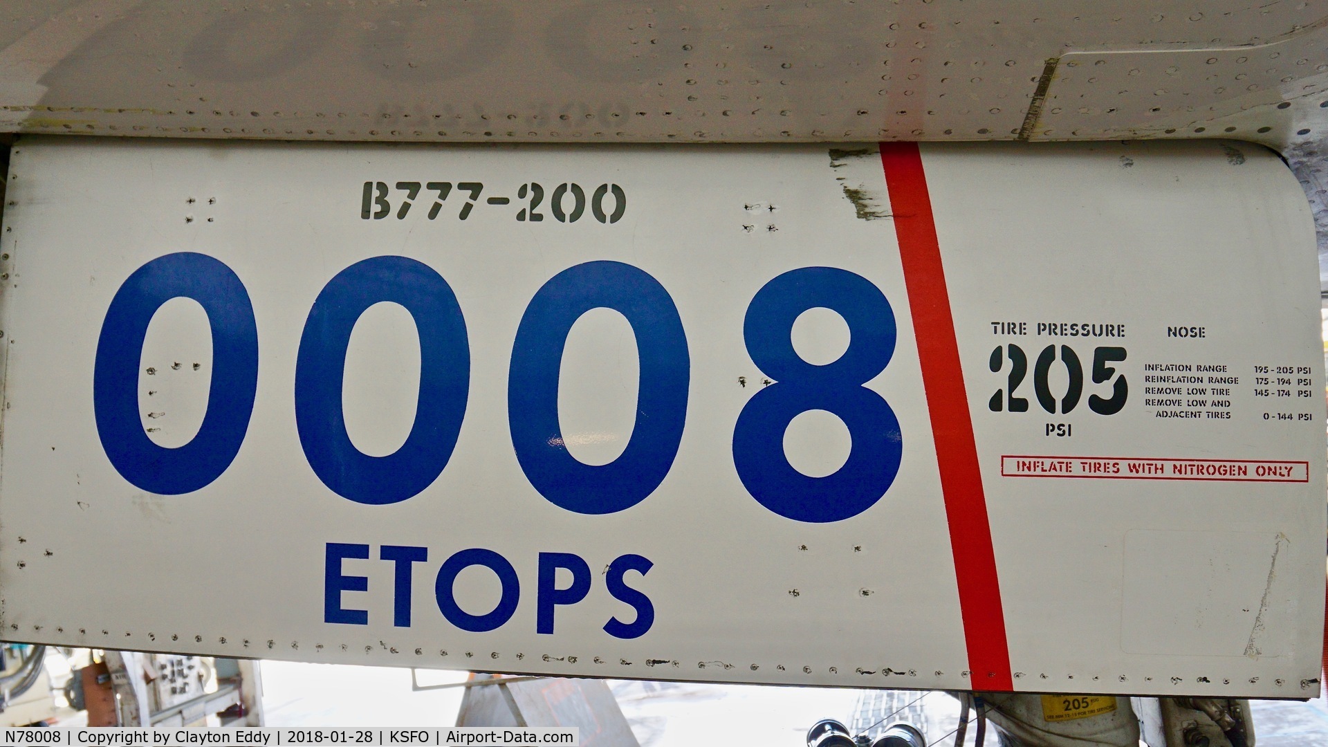 N78008, 1999 Boeing 777-224/ER C/N 29478, Gear door. SFO. 2018.