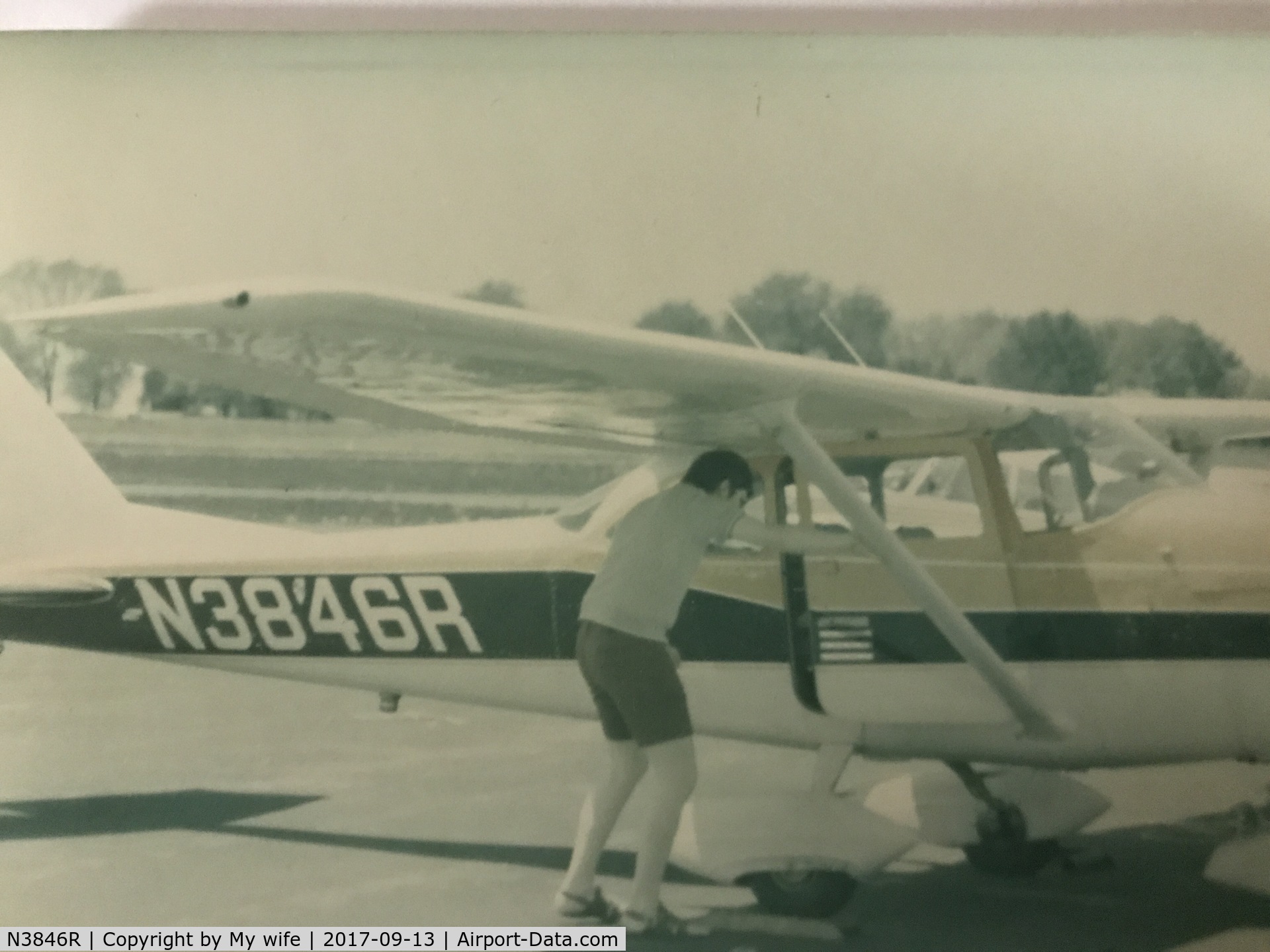 N3846R, 1966 Cessna 172H C/N 17255346, Me doing pre-flight in summer of 1973 or 1974. DuPage Co. Airport in Illinois. Vagabond Flying Club owned the airplane