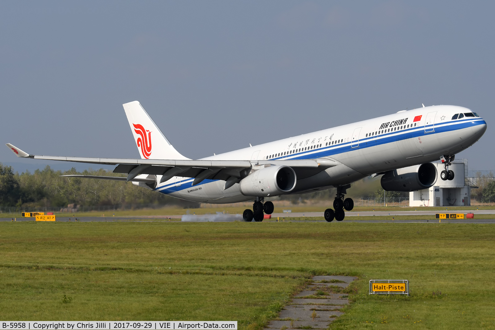B-5958, 2014 Airbus A330-343 C/N 1587, Air China