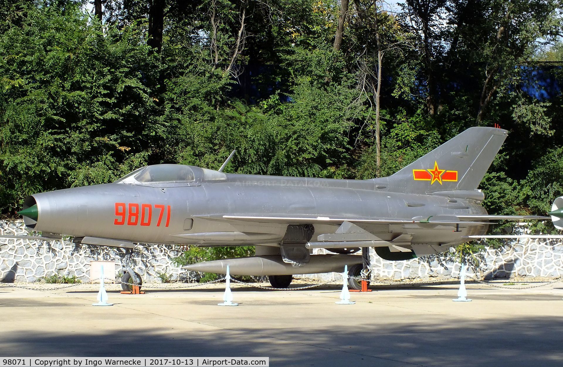 98071, Mikoyan-Gurevich MiG-21F-13 C/N 1623, Chengdu J-7 (chinese Version of MiG-21F-13 FISHBED) modified with brake-parachute at the China Aviation Museum Datangshan