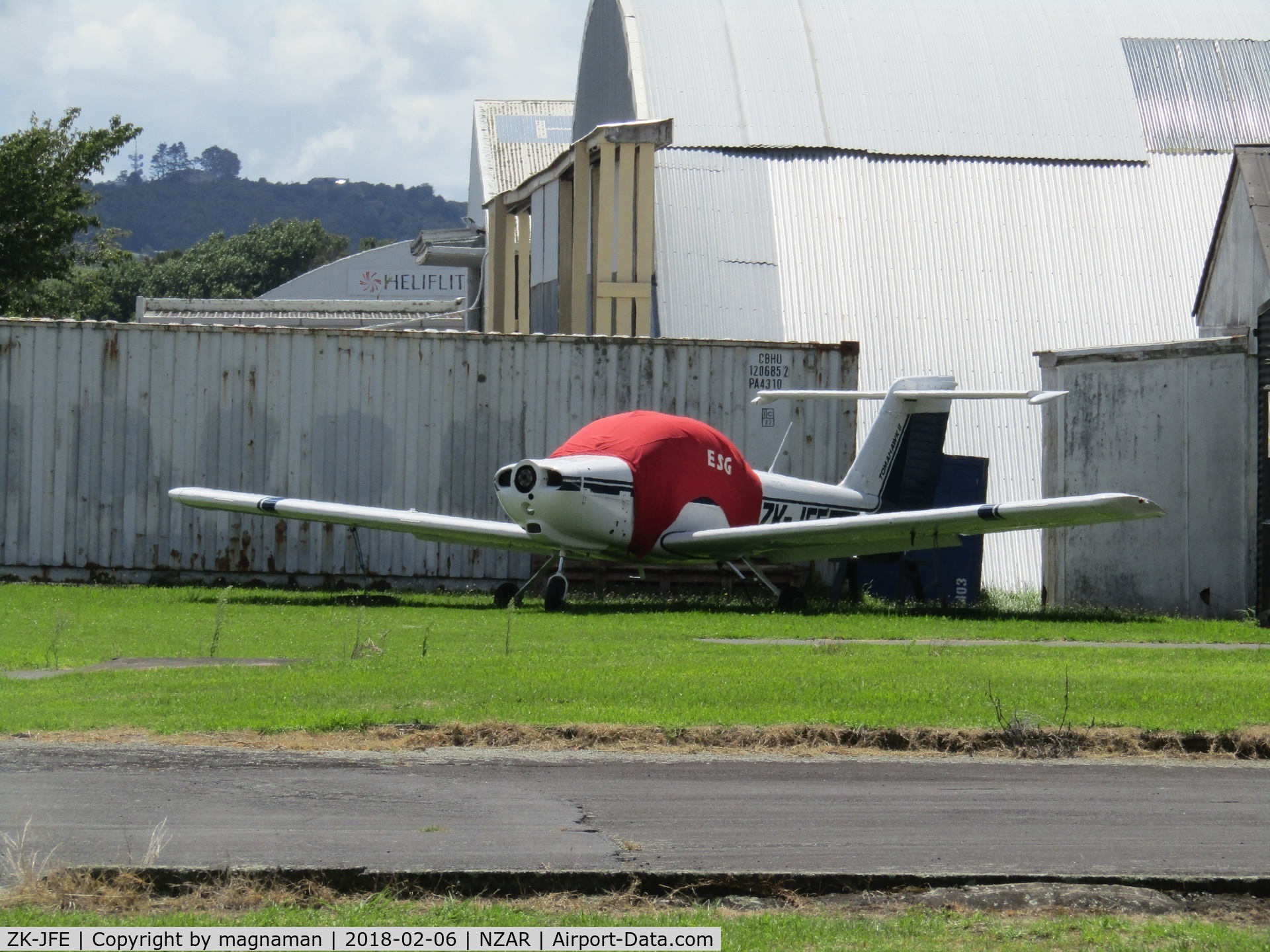 ZK-JFE, Piper PA-38-112 Tomahawk Tomahawk C/N 38-78A0568, out to grass at ardmore