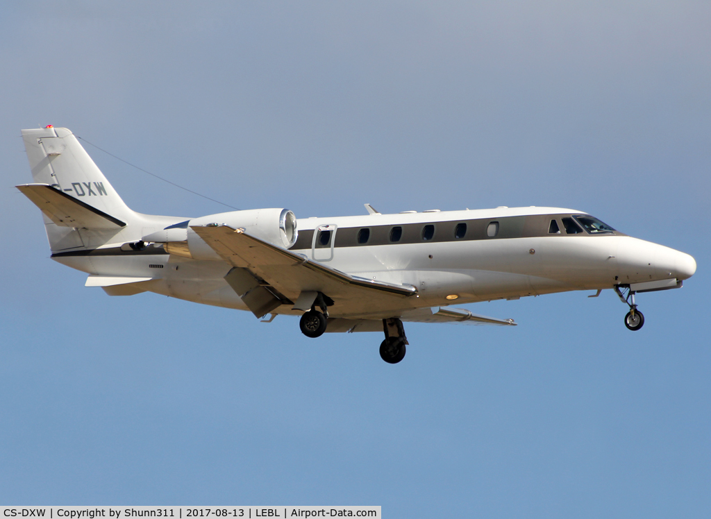 CS-DXW, 2008 Cessna 560 Citation Excel XLS C/N 560-5787, Landing rwy 25R