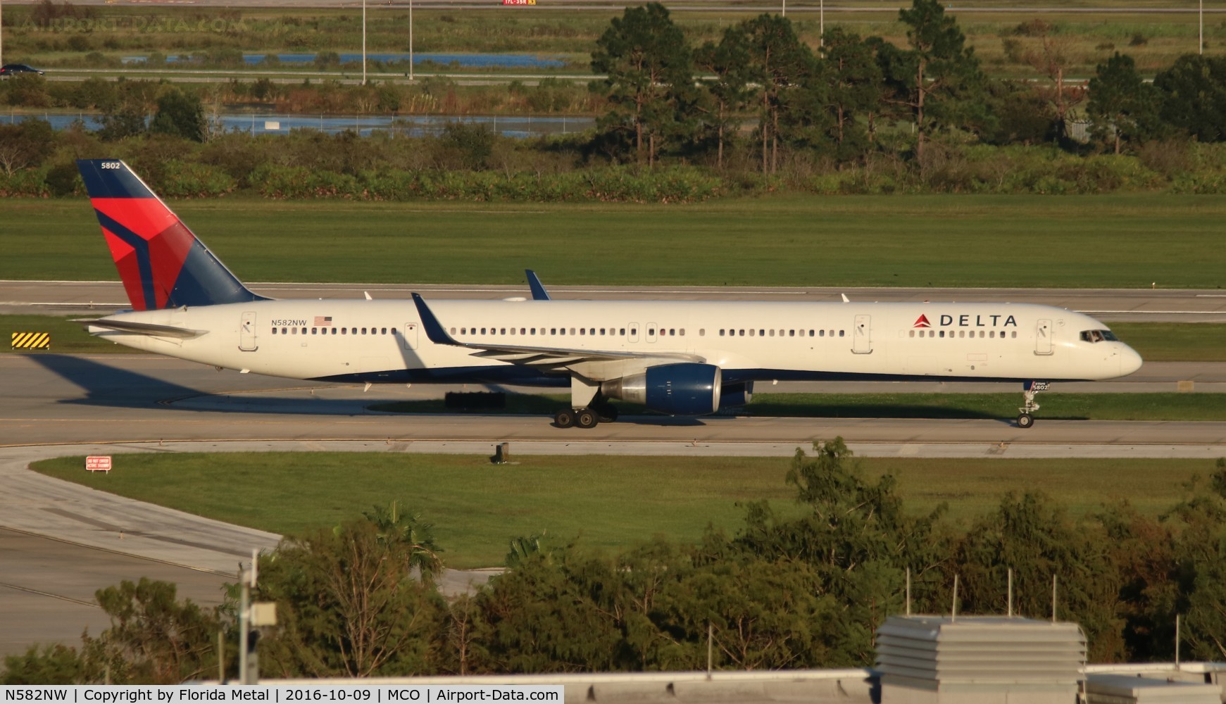 N582NW, 2002 Boeing 757-351 C/N 32981, Delta