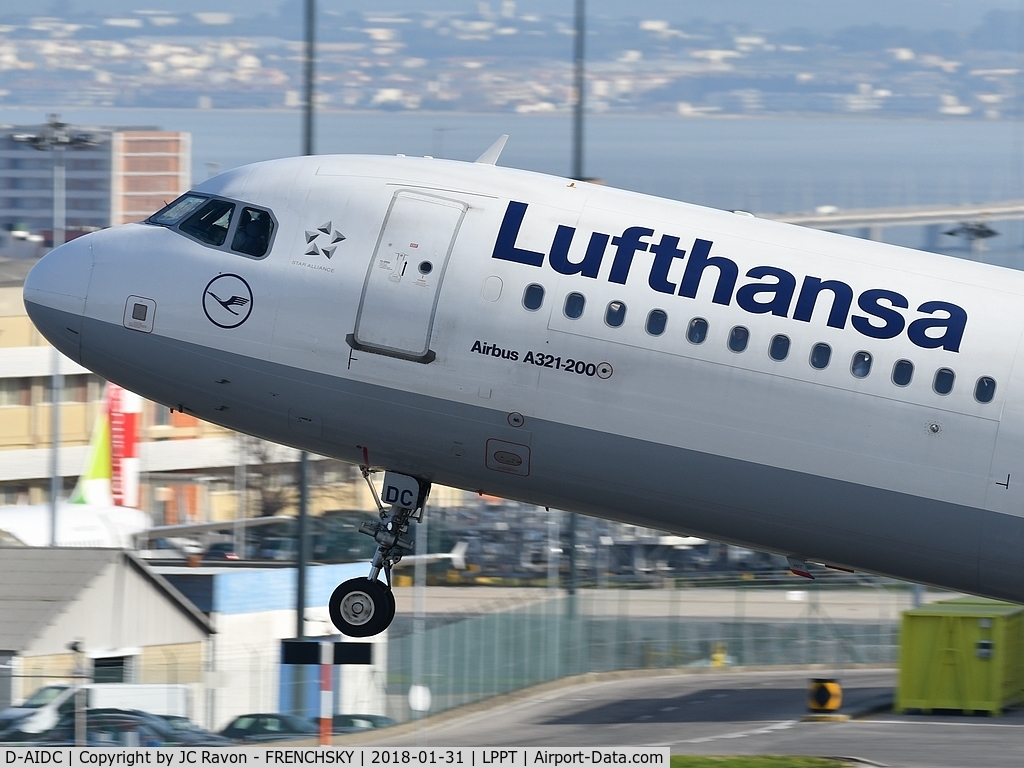 D-AIDC, 2010 Airbus A321-231 C/N 4560, Lufthansa take off runway 03