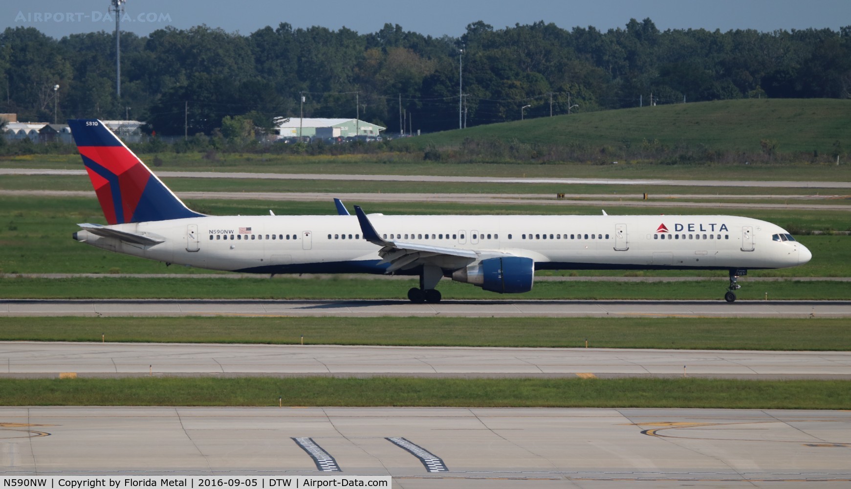 N590NW, 2003 Boeing 757-351 C/N 32990, Delta