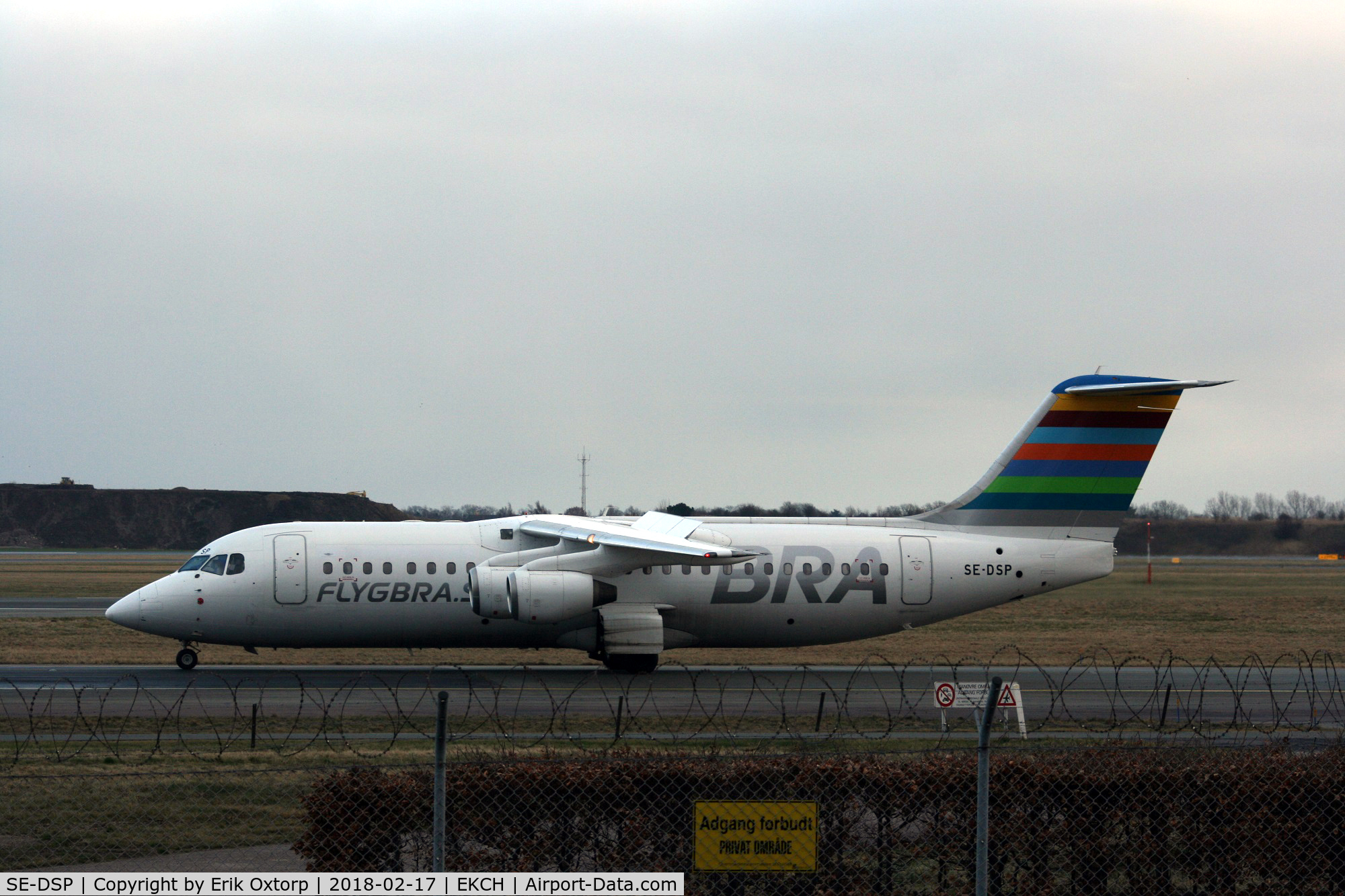 SE-DSP, 1994 British Aerospace Avro 146-RJ100A C/N E3242, SE-DSP just landed rw 04L
