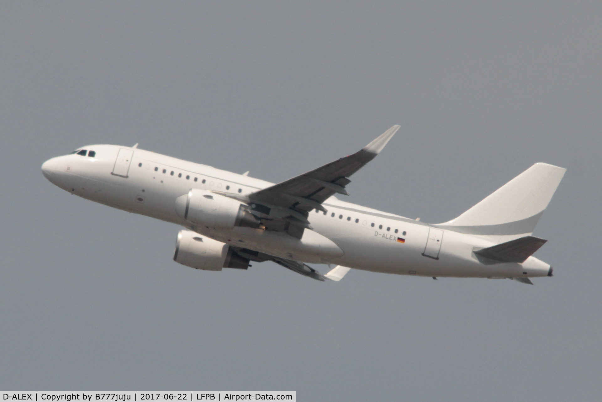 D-ALEX, 2014 Airbus A319-115(CJ) C/N 5963, on departure from LFPB