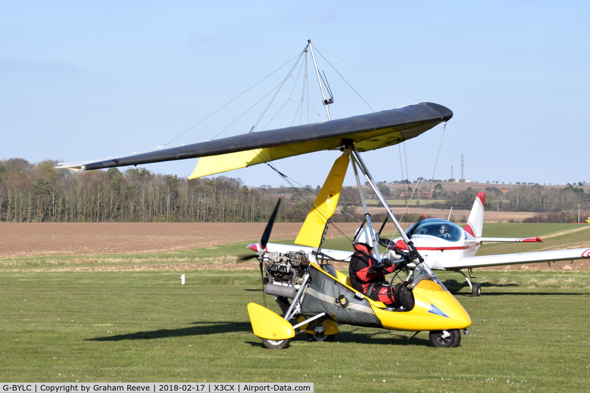 G-BYLC, 1999 Pegasus Quantum 15-912 C/N 7528, Just landed at Northrepps.