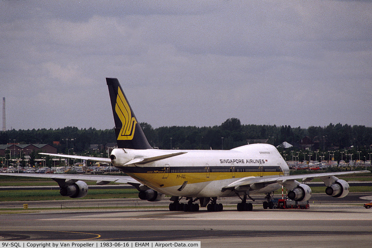 9V-SQL, 1980 Boeing 747-212B C/N 21937, Singapore Airlines Boeing 747-212B parked at Schiphol airport, the Netherlands, 1983