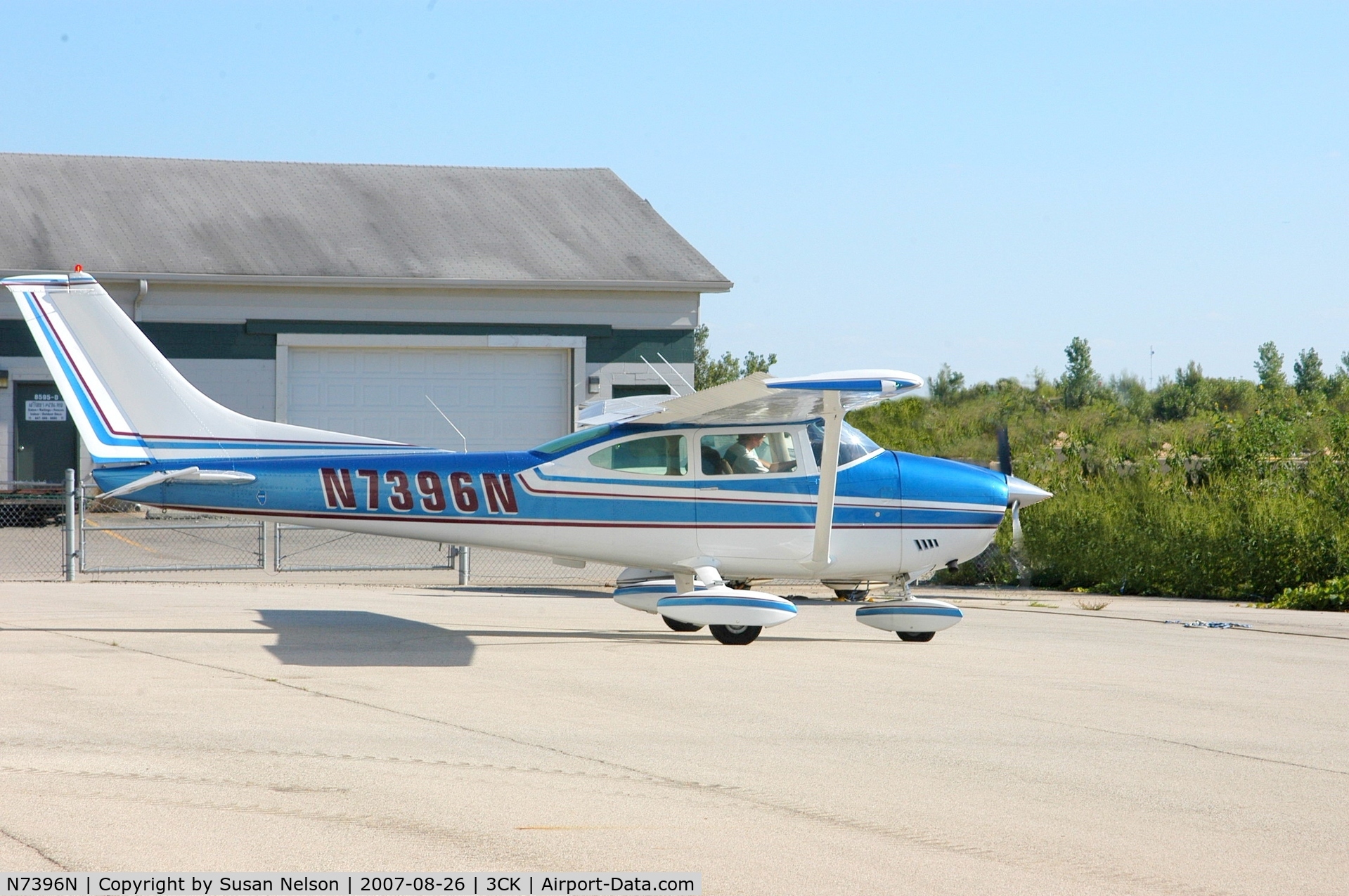 N7396N, 1974 Cessna 182P Skylane C/N 18263179, Showing off it's brand new paint job!!!