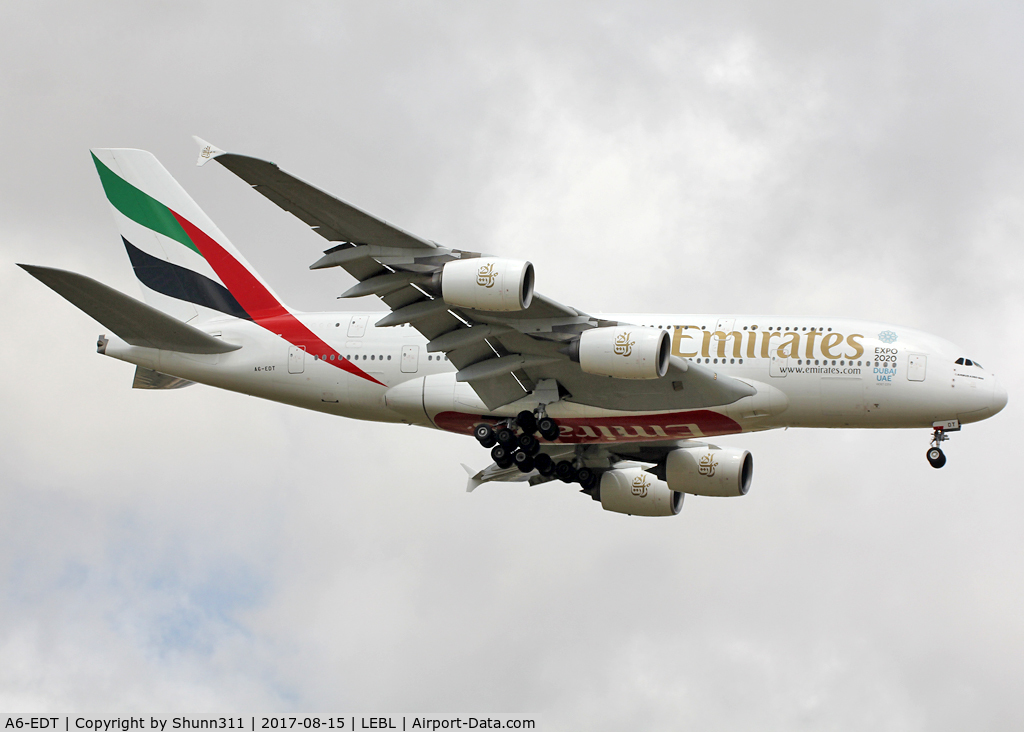 A6-EDT, 2011 Airbus A380-861 C/N 090, Landing rwy 07L