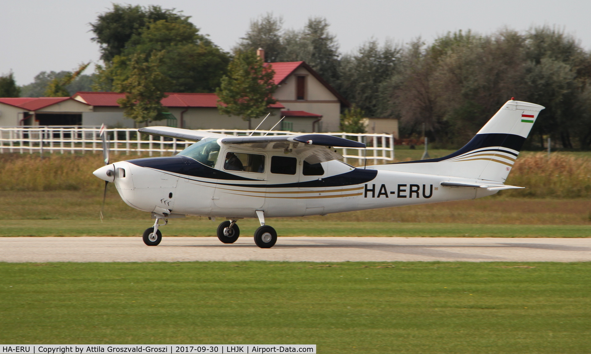 HA-ERU, 1975 Cessna 182P Skylane C/N 18264119, Jakabszállás Airport, Hungary