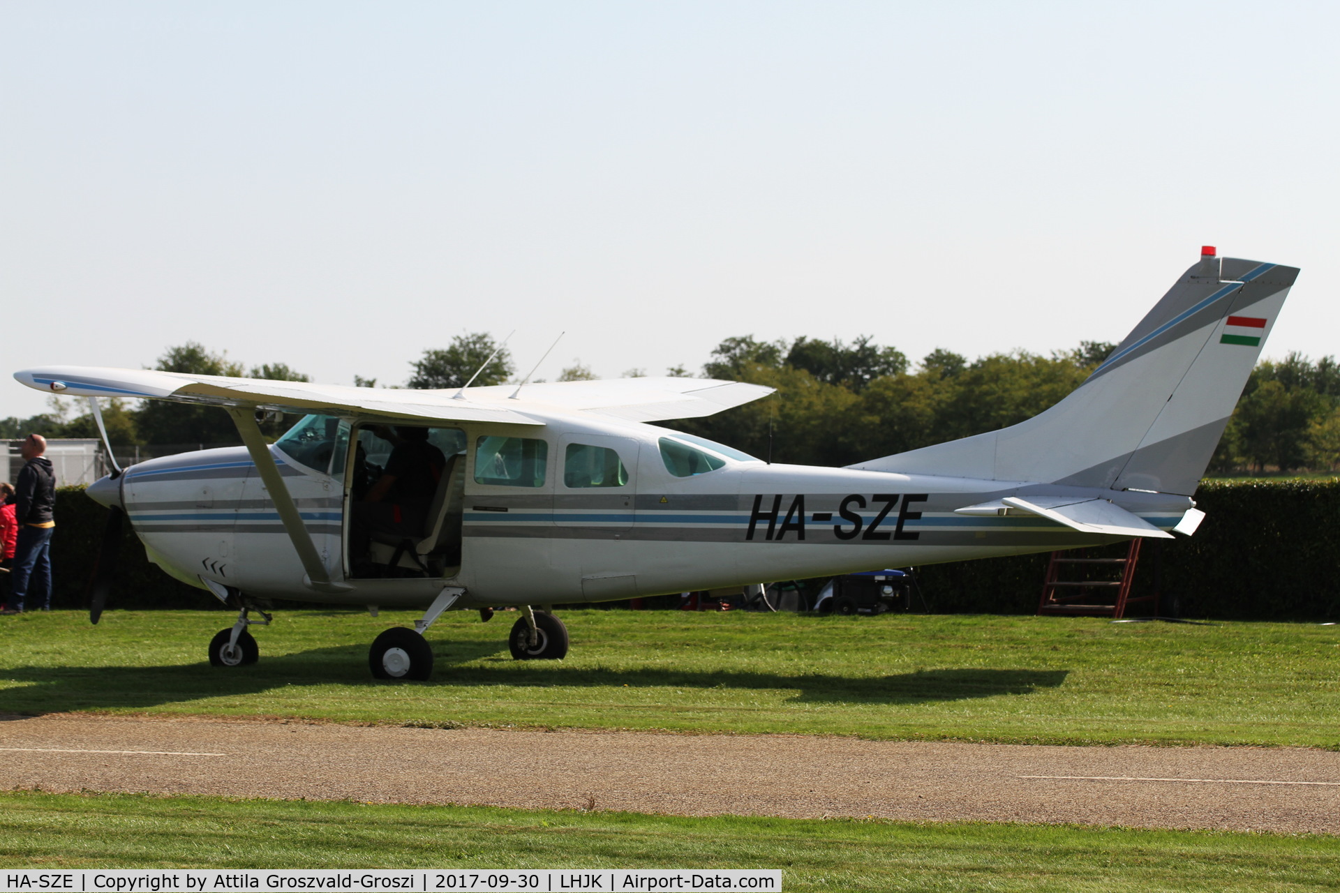 HA-SZE, Cessna 210F Centurion C/N 21058748, Jakabszállás Airport, Hungary