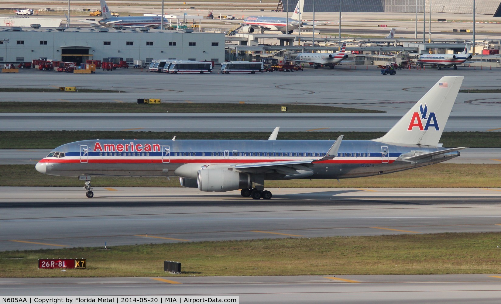 N605AA, 1995 Boeing 757-223 C/N 27056, American