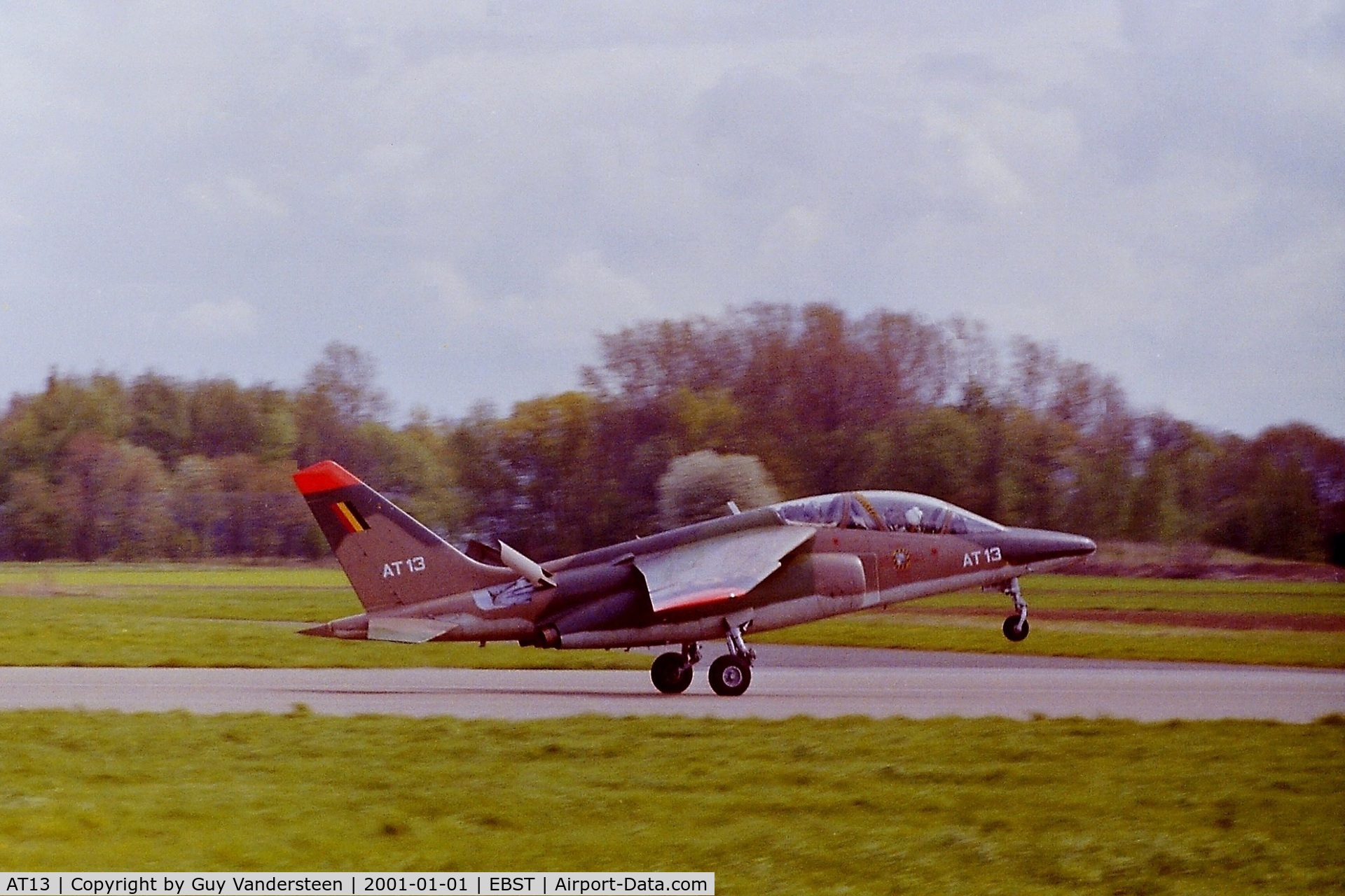 AT13, Dassault-Breguet Alpha Jet C/N AT-13, BAF Alpha Jet AT-13 landing at EBST (eighties)