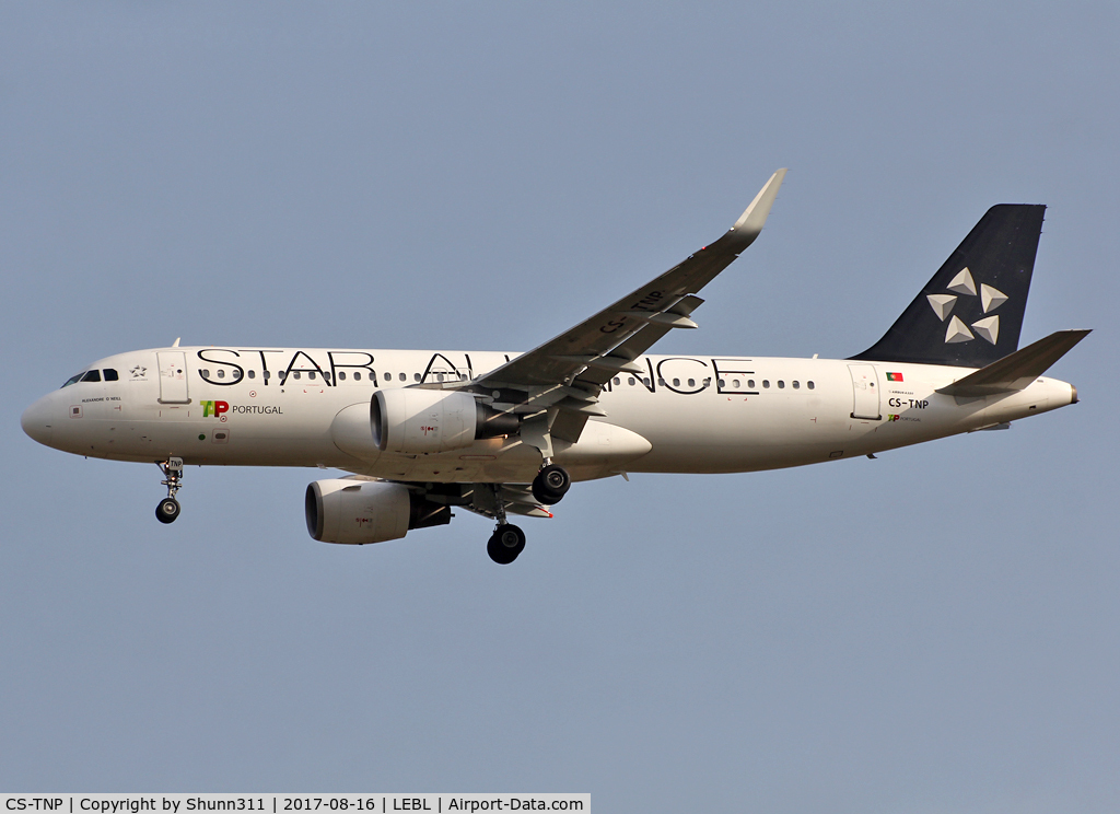 CS-TNP, 2004 Airbus A320-214 C/N 2178, Landing rwy 07L still in Star Alliance c/s but with mounted sharklet