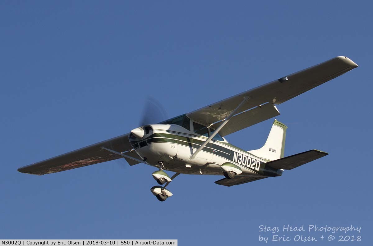 N3002Q, 1967 Cessna 182K Skylane C/N 18258002, Cessna 182 arriving at S50.