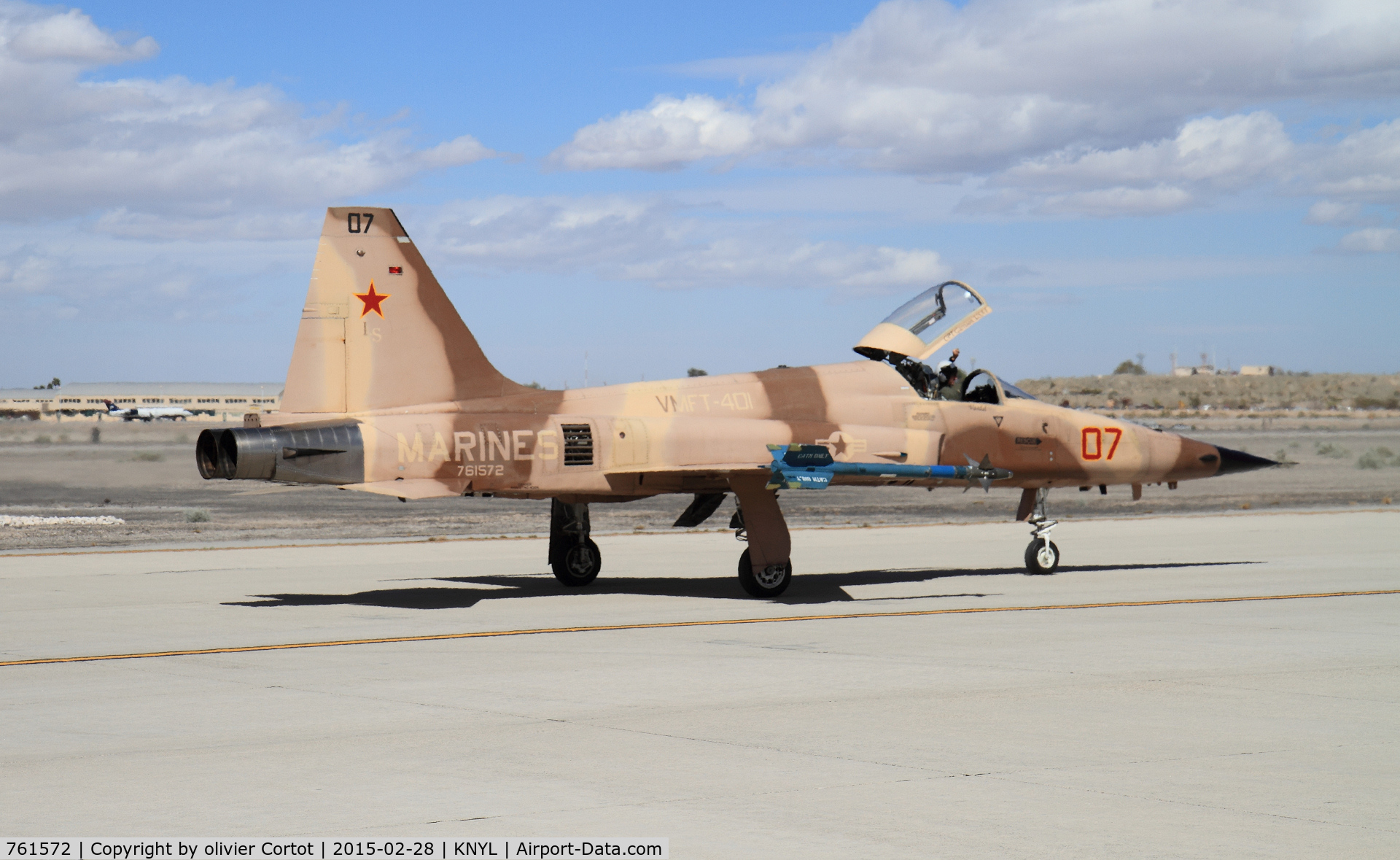 761572, Northrop F-5N Tiger II C/N L.1047, Yuma airshow, in the heat of another F-5