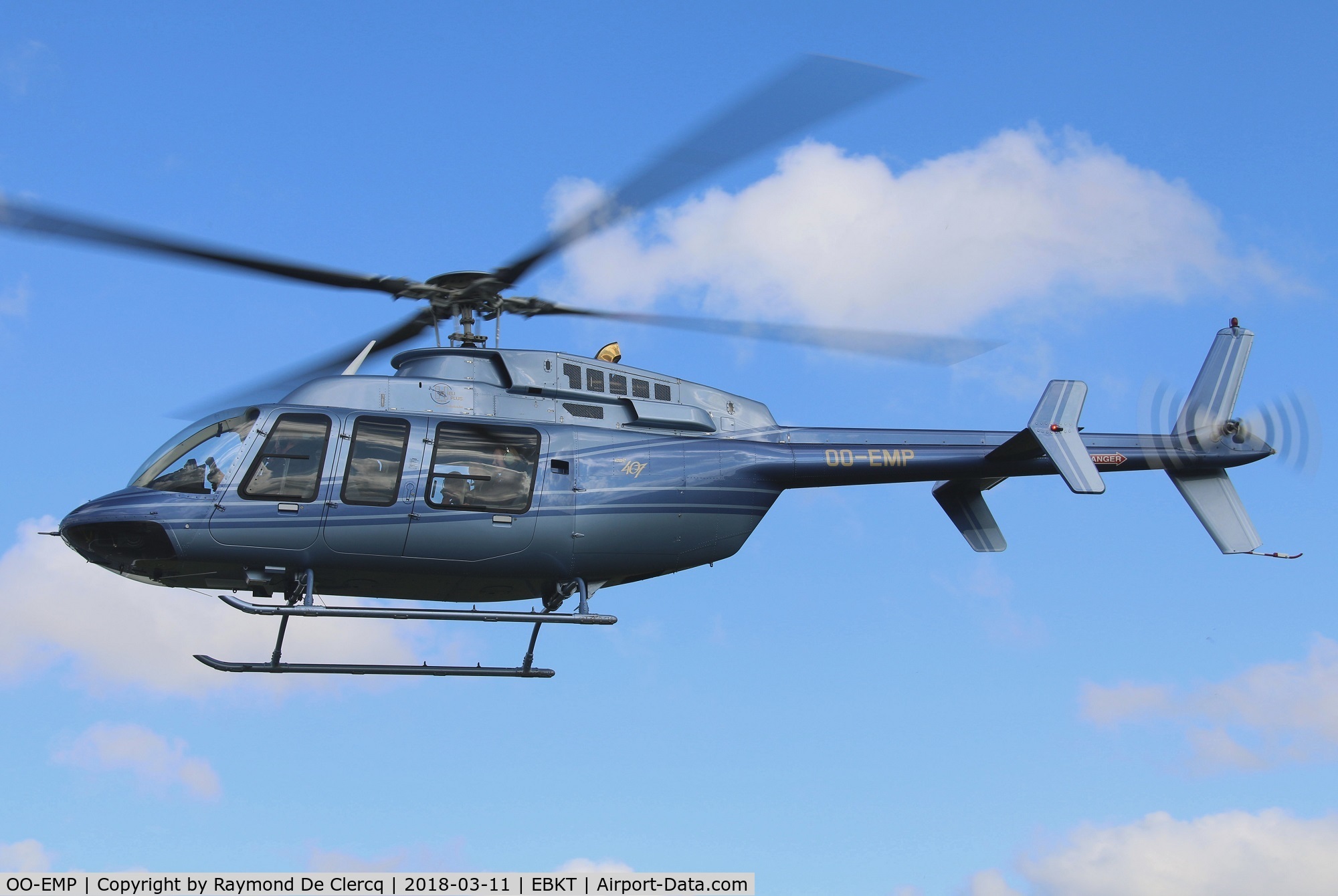 OO-EMP, 2005 Bell 407 C/N 53668, Landing at Wevelgem.