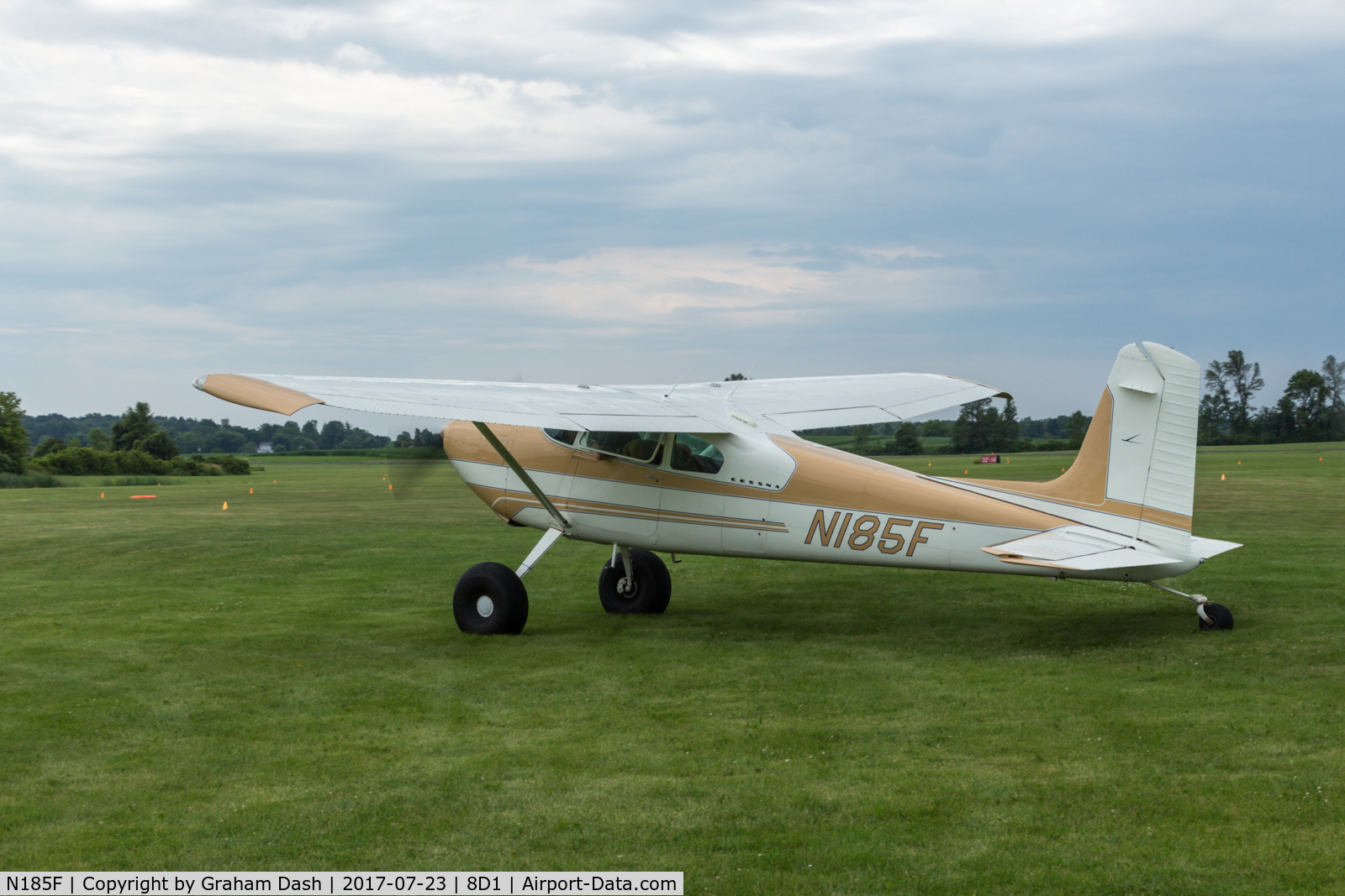 N185F, 1957 Cessna 180A C/N 50123, Cessna 180A N185F at New Holstein, WI.