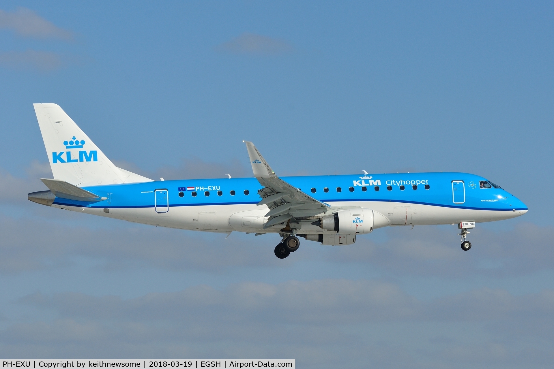 PH-EXU, 2018 Embraer 175STD (ERJ-170-200) C/N 17000708, Landing onto runway 09.