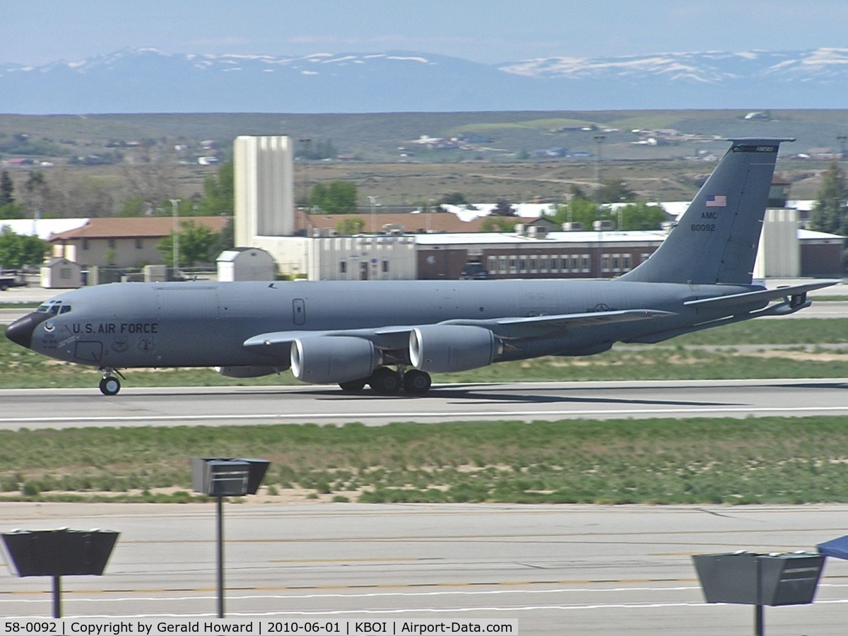 58-0092, 1958 Boeing KC-135R Stratotanker C/N 17837, Landing roll out on RWY 10L.