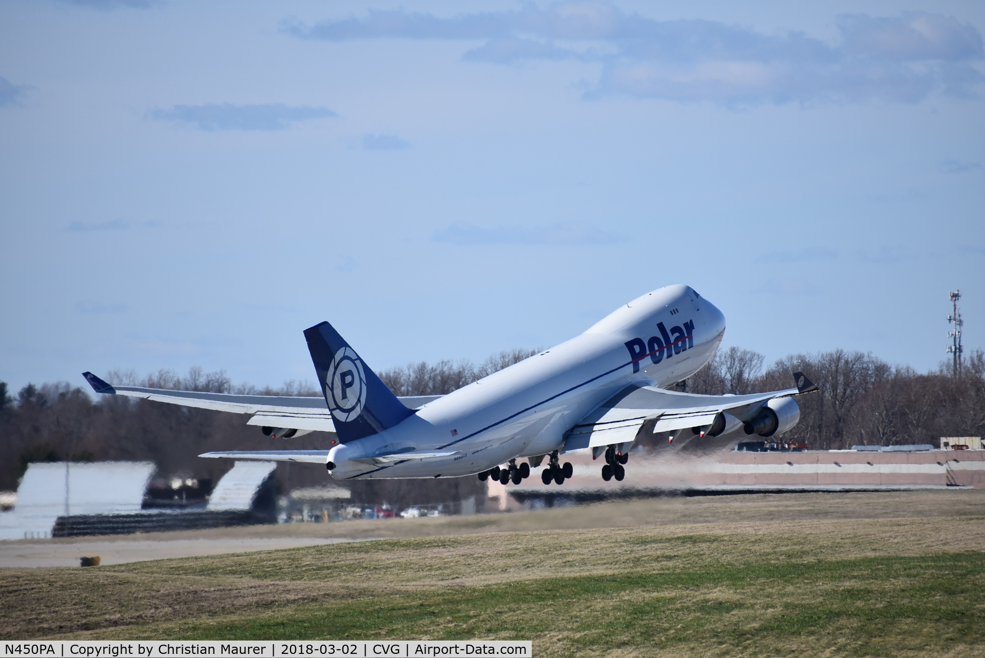 N450PA, 2000 Boeing 747-46NF C/N 30808, Polar Air Cargo 747-400F with serious wingflex