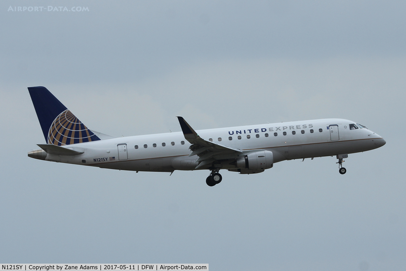 N121SY, 2014 Embraer 175LR (ERJ-170-200LR) C/N 17000430, Arriving at DFW Airport