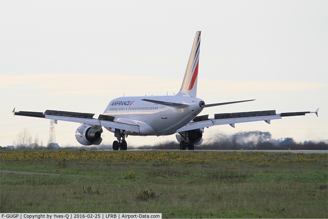 F-GUGP, 2006 Airbus A318-111 C/N 2967, Airbus A318-111, Reverse thrust landing rwy 25L, Brest-Bretagne Airport (LFRB-BES)