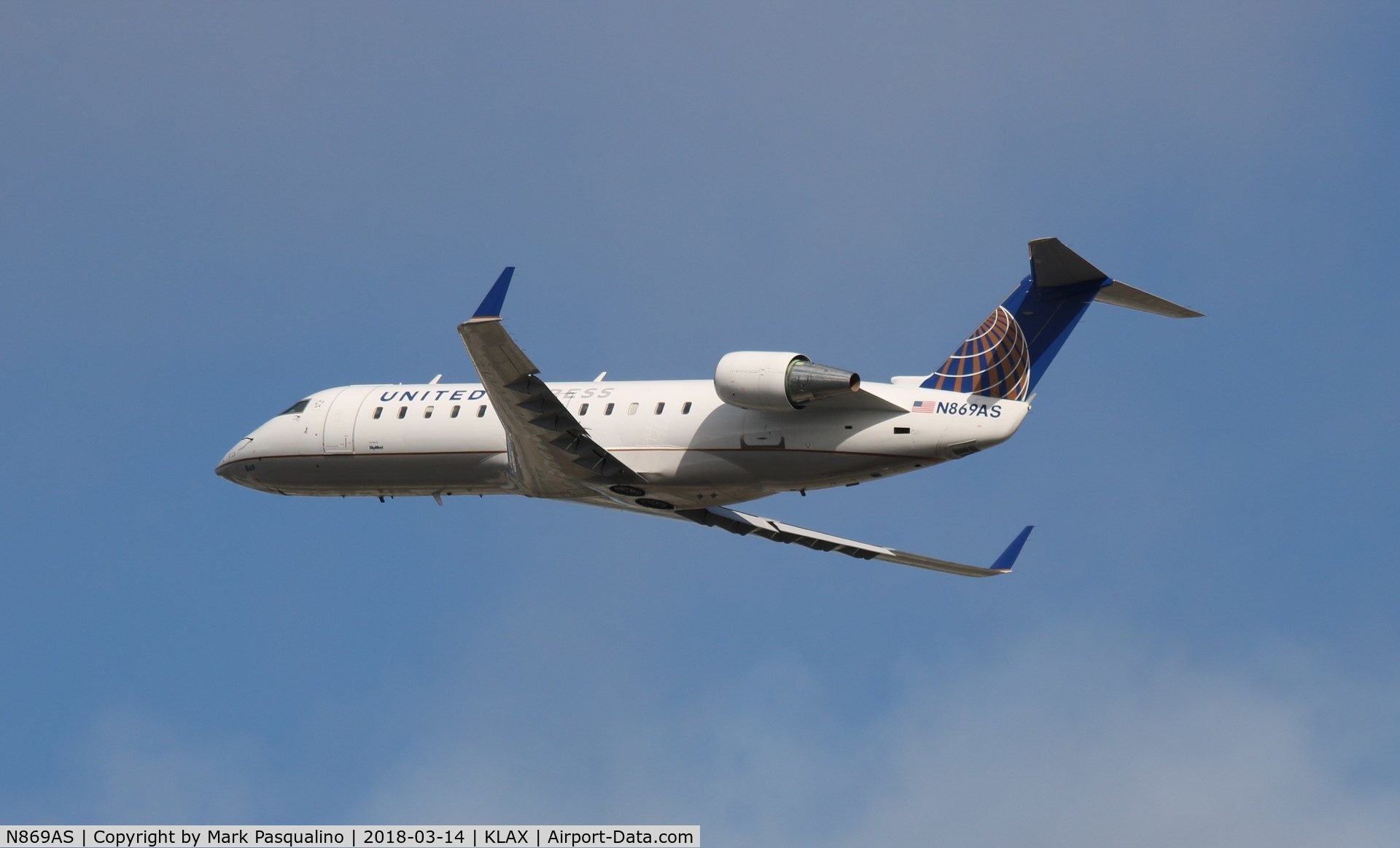 N869AS, 2001 Bombardier CRJ-200ER (CL-600-2B19) C/N 7479, CL-600-2B19