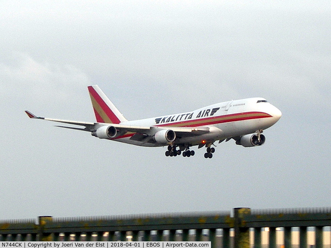 N744CK, 1979 Boeing 747-246B C/N 22065, Moments before touchdown rwy 26