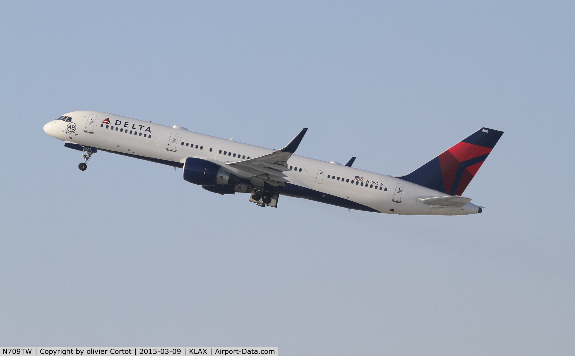 N709TW, 1997 Boeing 757-2Q8 C/N 28168, note the nose marking