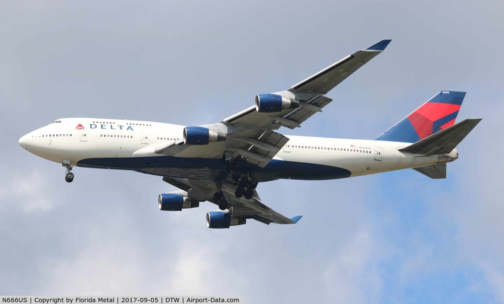 N666US, 1989 Boeing 747-451 C/N 23821, Delta