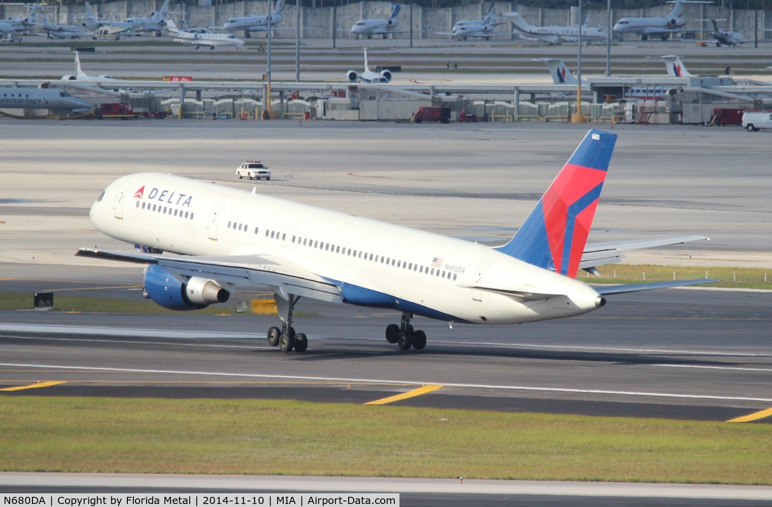 N680DA, 1992 Boeing 757-232 C/N 26956, Delta