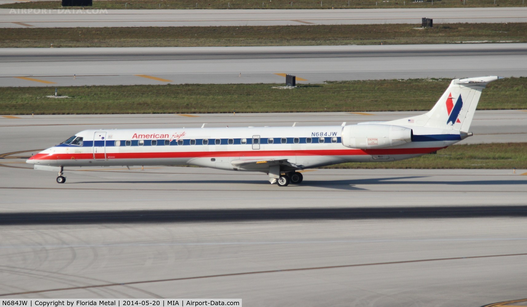 N684JW, 2004 Embraer ERJ-145LR (EMB-145LR) C/N 14500835, American Eagle