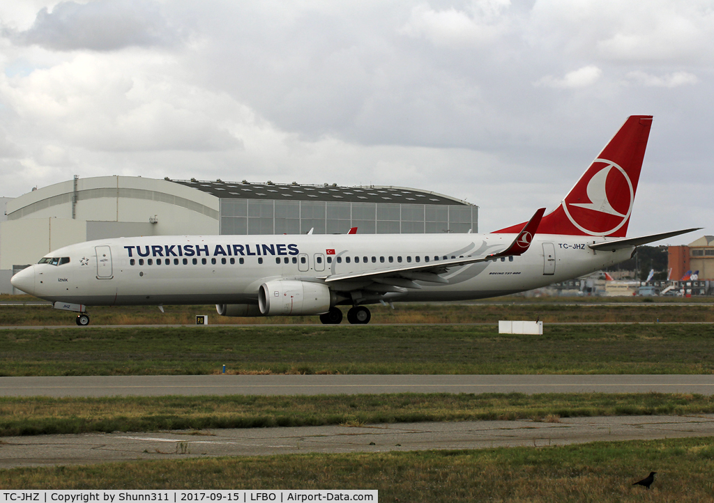 TC-JHZ, 2014 Boeing 737-8F2 C/N 42004, Taxiing holding point rwy 32R for departure...