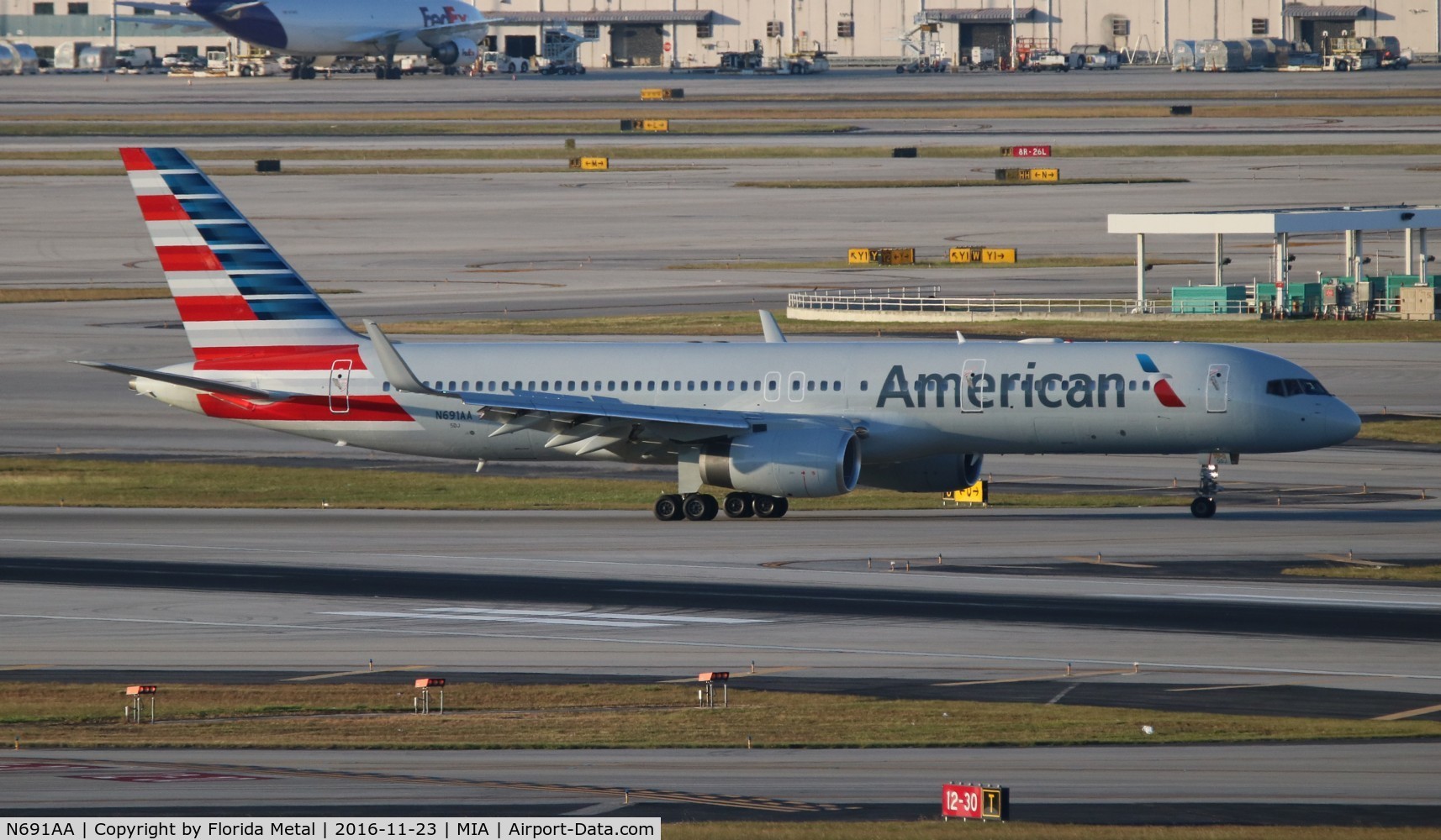 N691AA, 1993 Boeing 757-223 C/N 25697, American