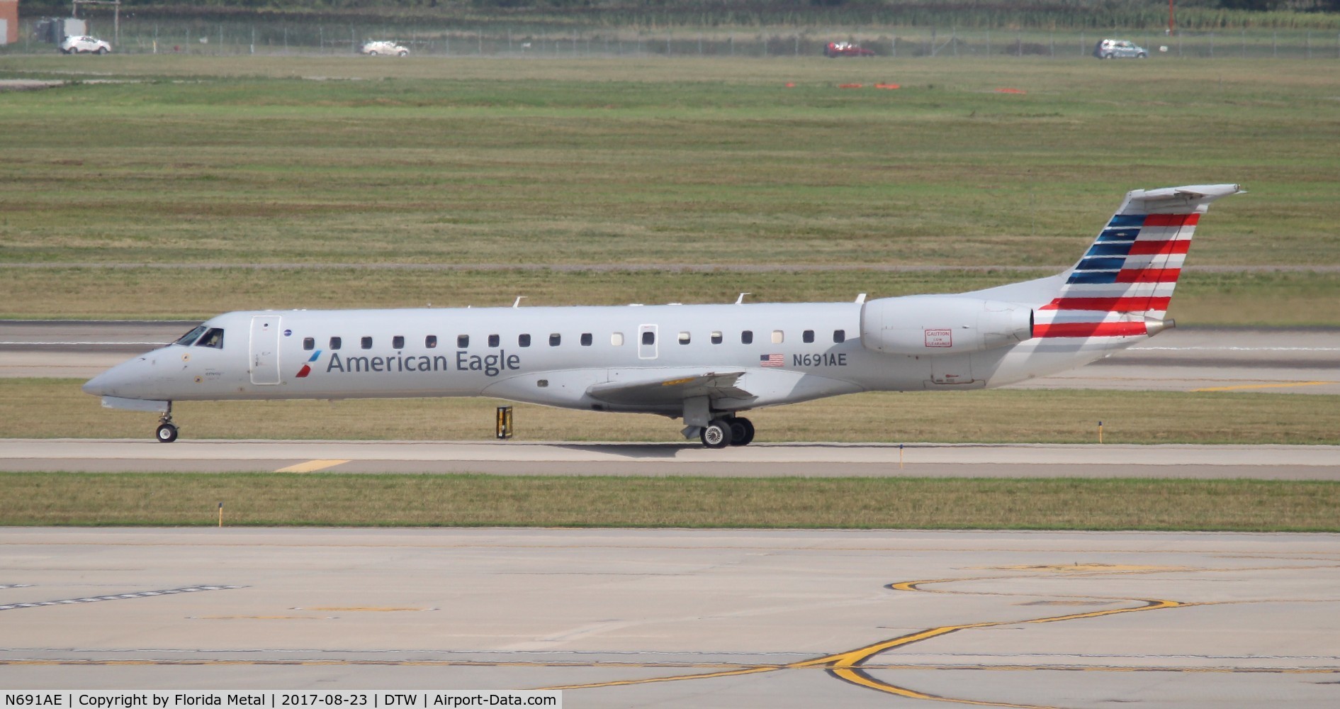 N691AE, 2004 Embraer ERJ-145LR (EMB-145LR) C/N 14500860, American Eagle