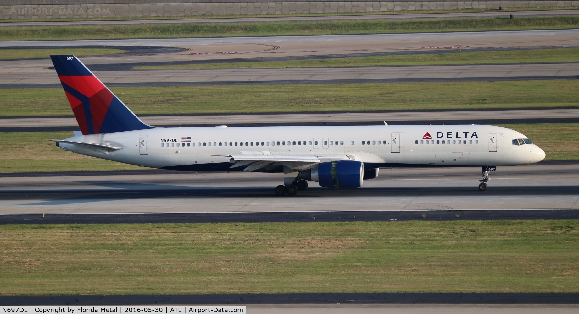 N697DL, 1999 Boeing 757-232 C/N 30318, Delta