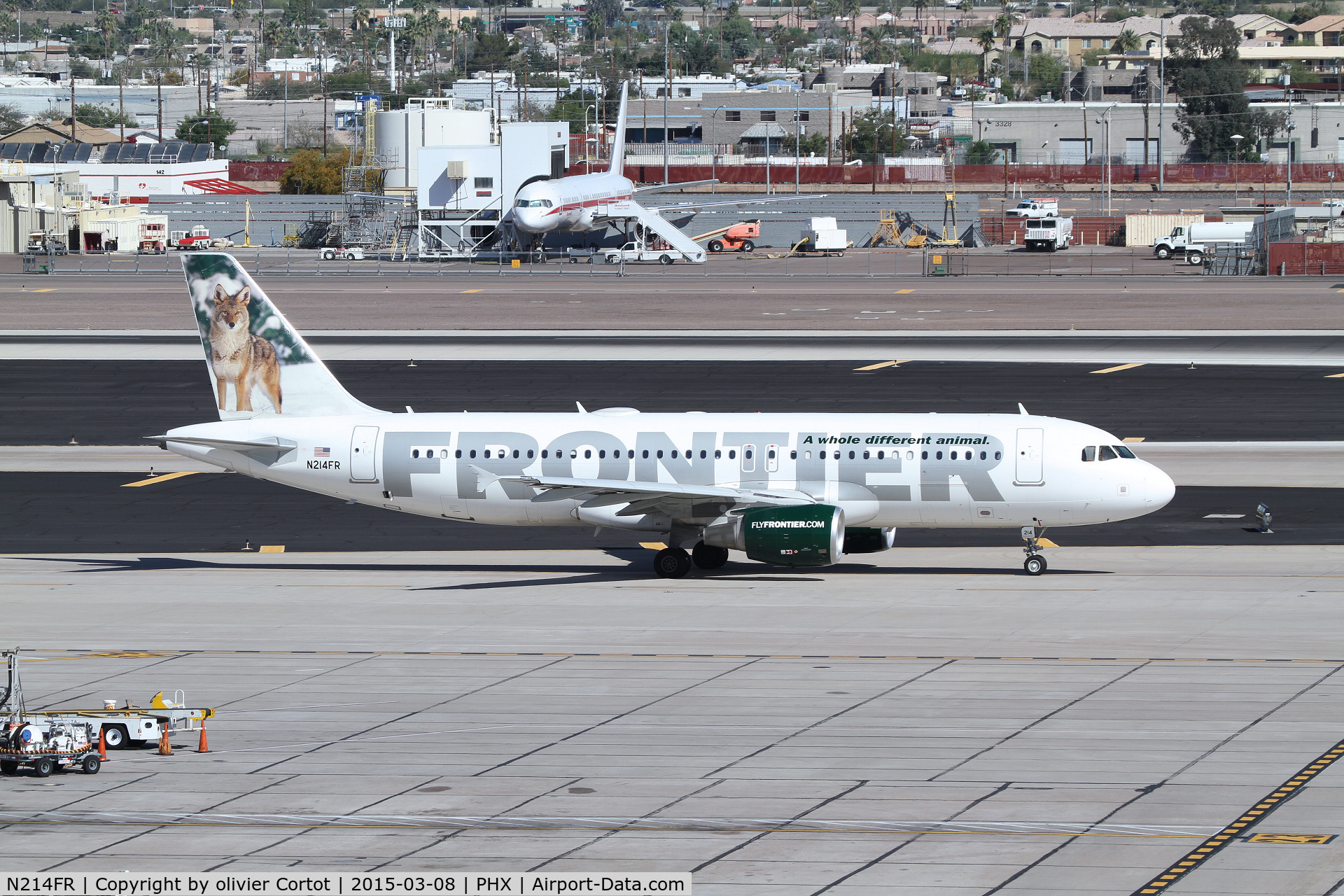 N214FR, Airbus A320-214 C/N 4727, Phoenix airport