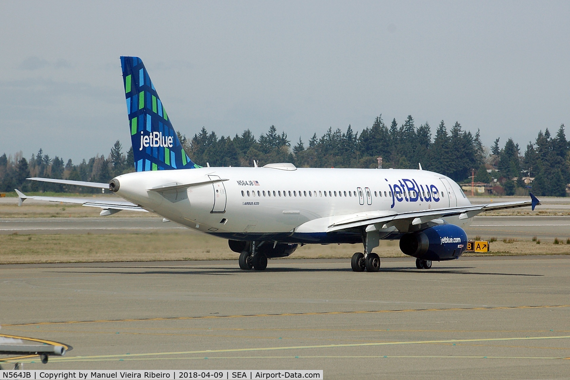 N564JB, 2003 Airbus A320-232 C/N 2020, Taxiing for departure at SeaTac