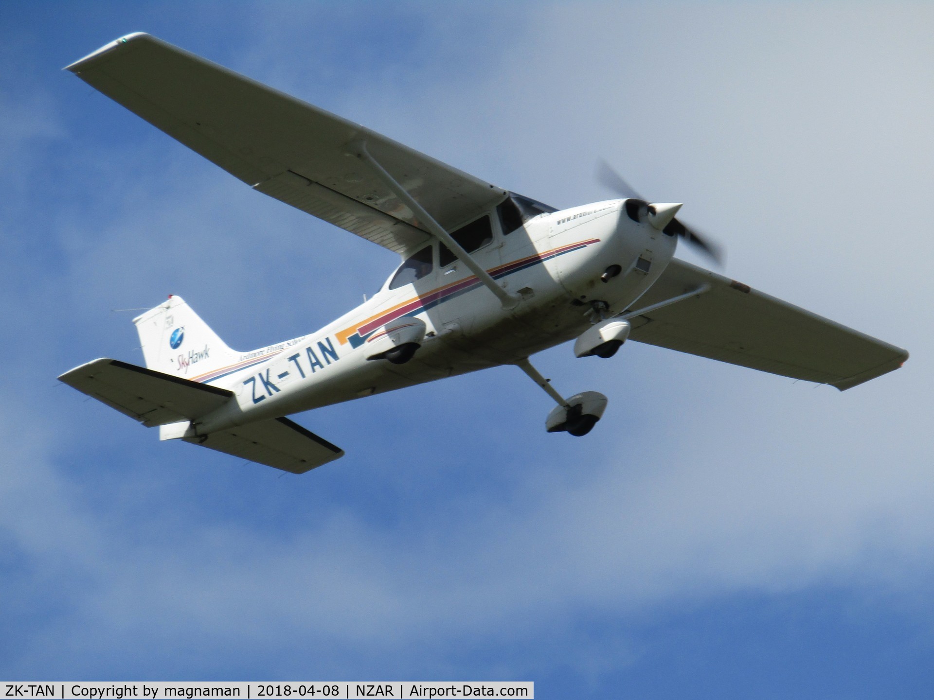 ZK-TAN, Cessna 172R C/N 17281089, Taking Off