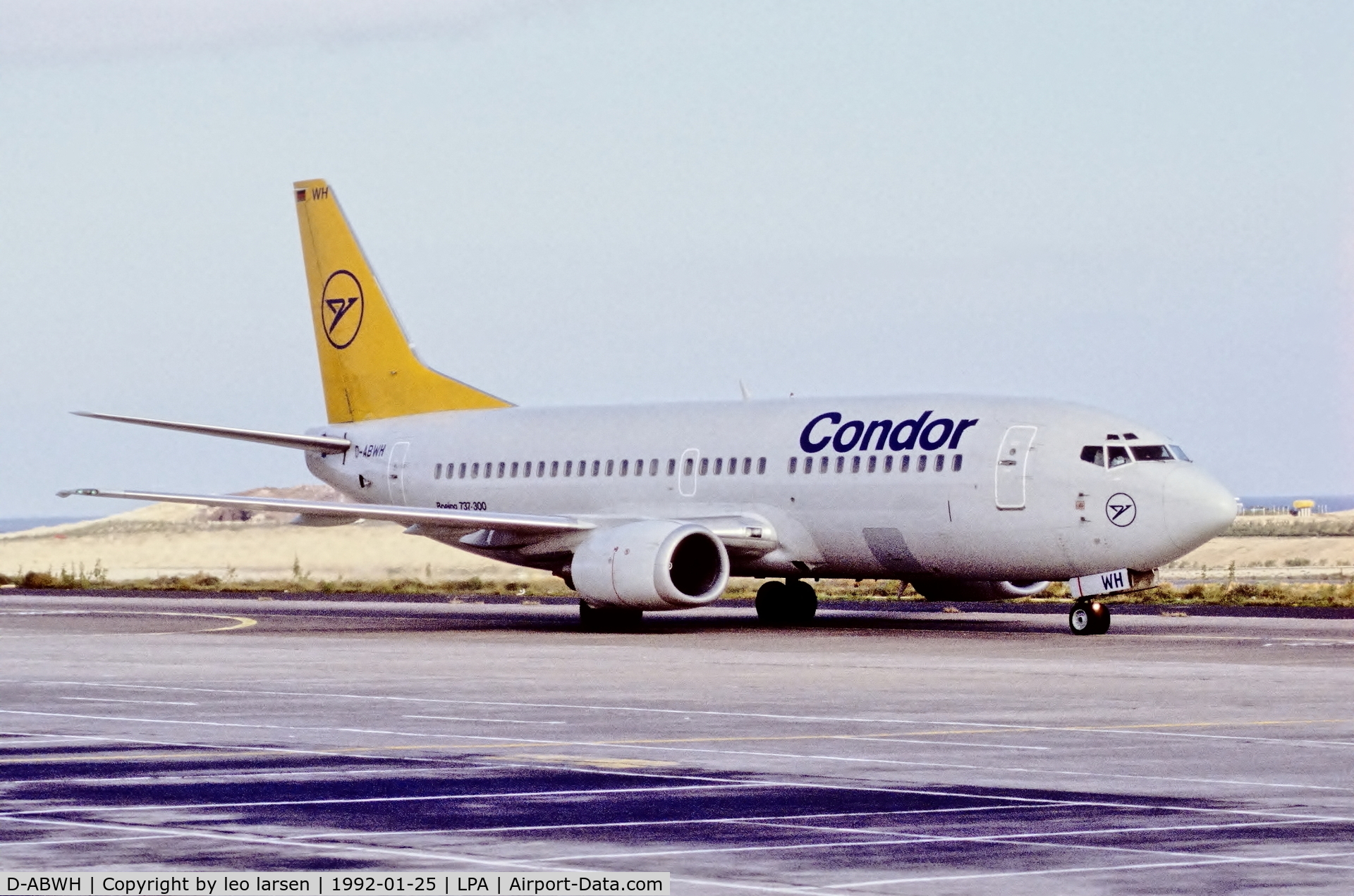 D-ABWH, 1989 Boeing 737-330 C/N 24284, Las Palmas 25.1.1992 in Condor c/s.