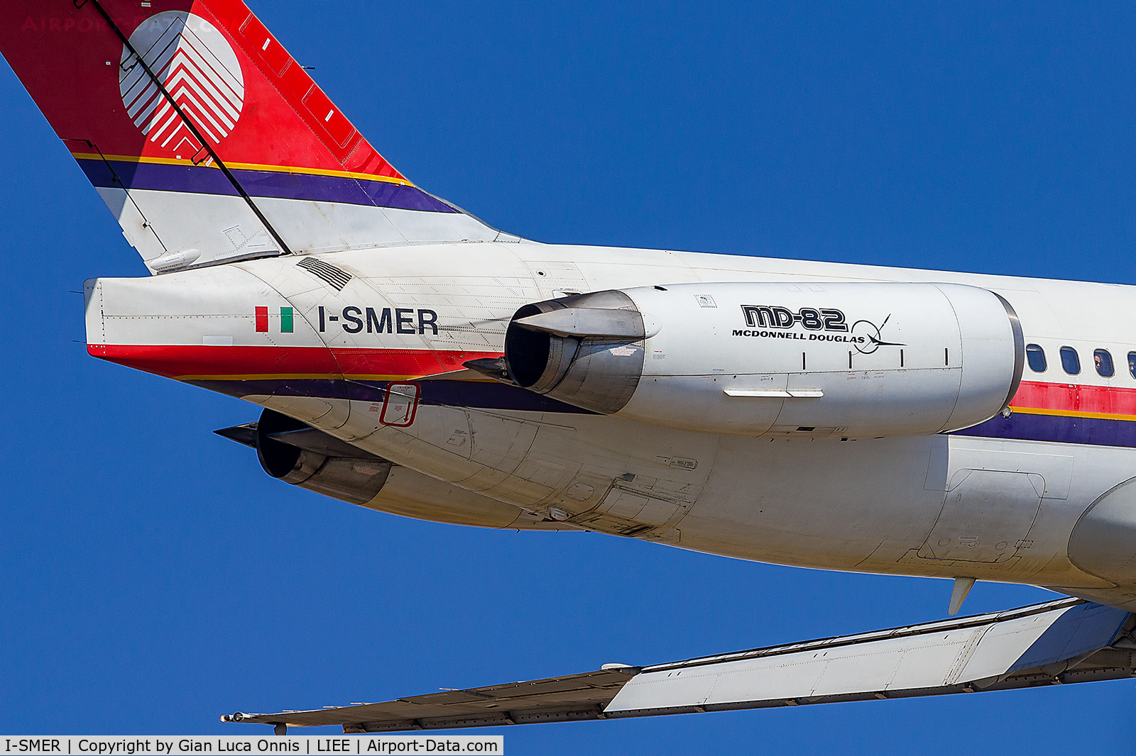 I-SMER, 1990 McDonnell Douglas MD-82 (DC-9-82) C/N 49901, LANDING