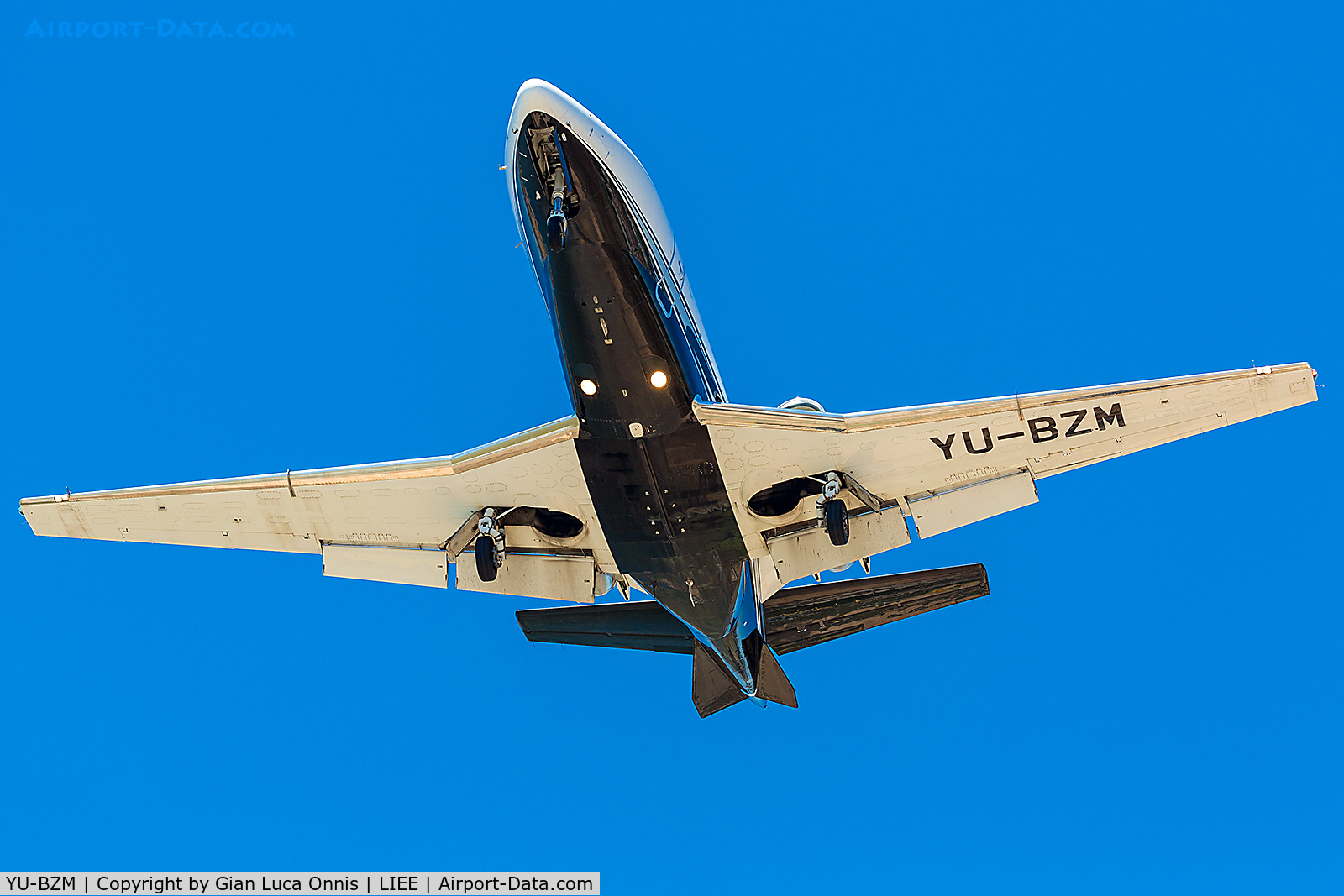 YU-BZM, 2009 Cessna 560XLS Citation Excel+ C/N 560-6037, LANDING