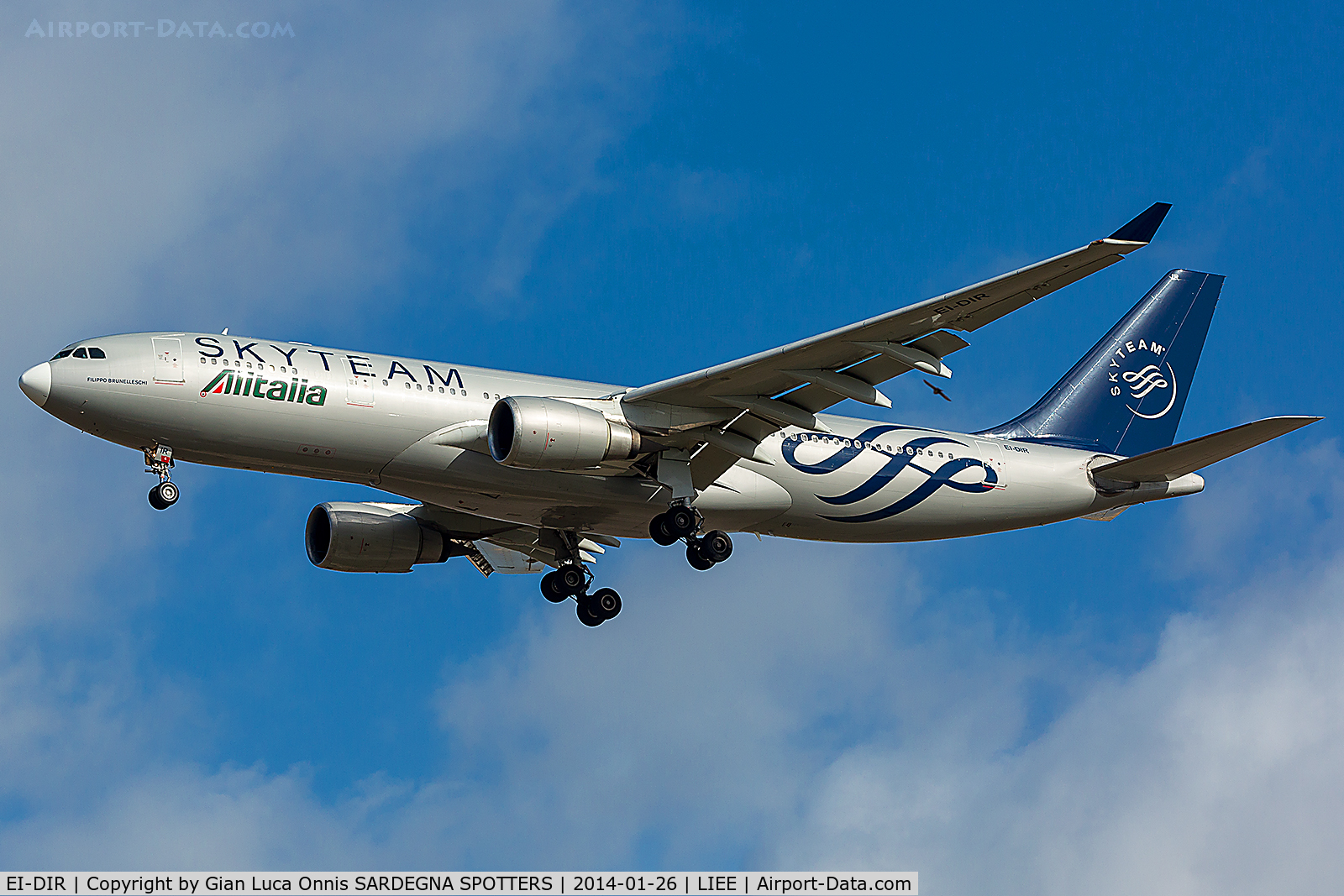 EI-DIR, 1999 Airbus A330-202 C/N 272, LANDING 32L